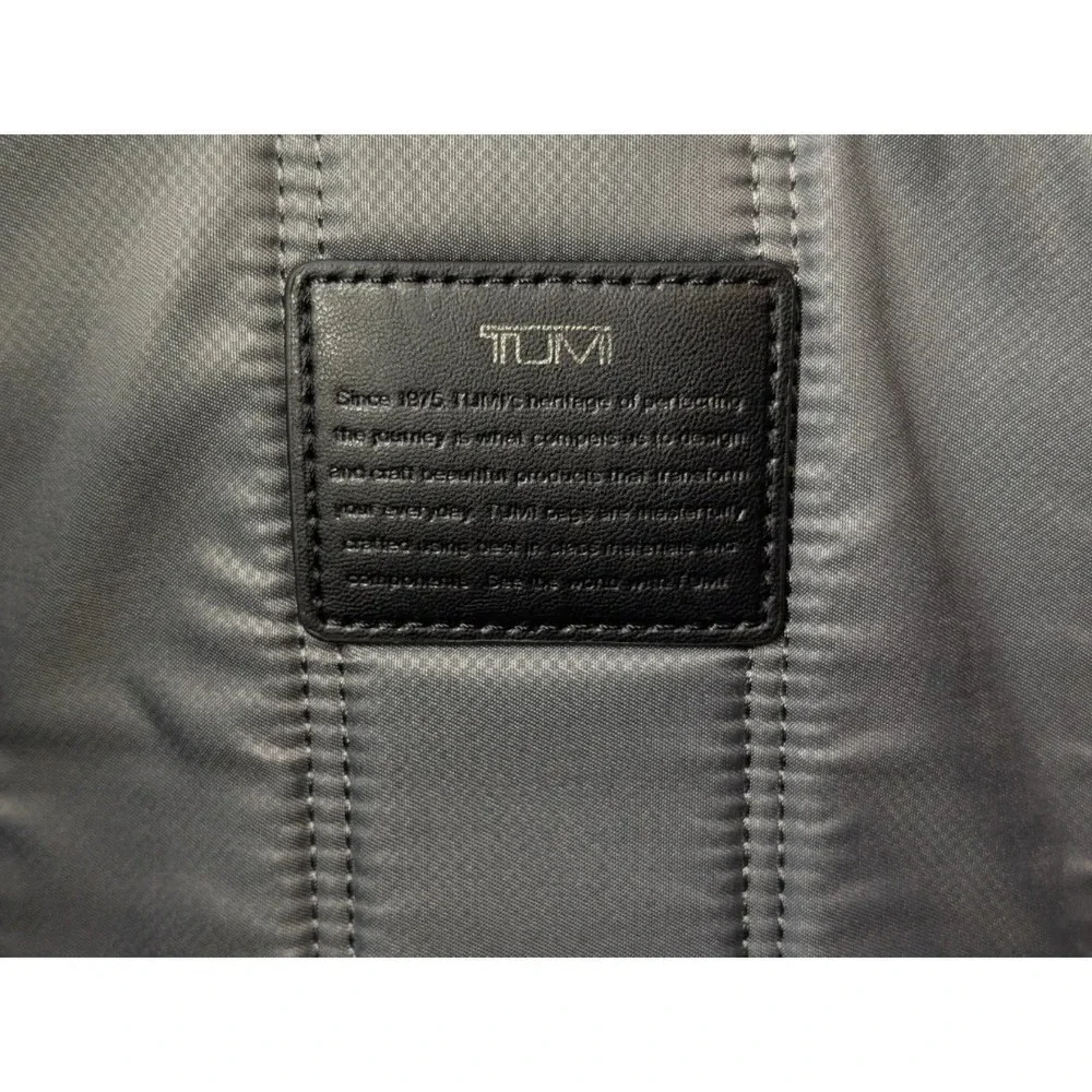 Tumi Mens Black Nylon Crossbody Messenger Bag Carbon Fiber Trim Zip NWT $395 - Picture 8 of 12